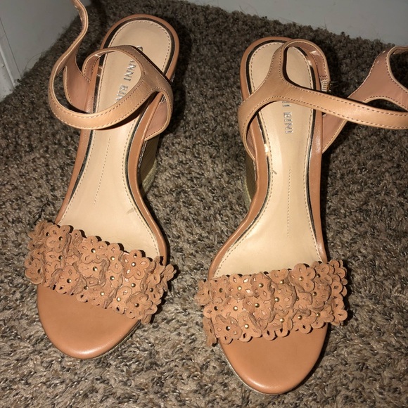 COPY - Gianni bini 6 inch flower wedges - Picture 2 of 4